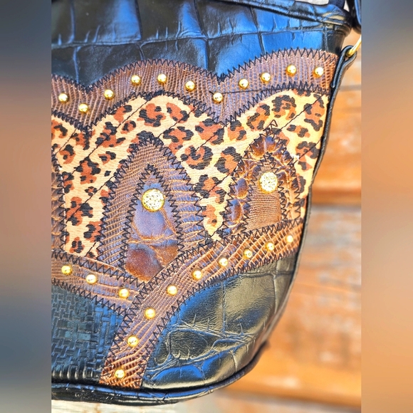 Vintage RARE 1980'S Textured Faux Leather Quilted Patch Leopard Crossbody Purse - Picture 7 of 16